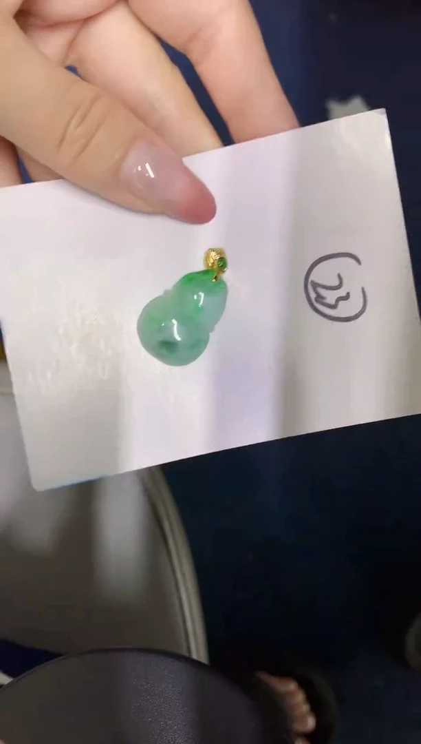 翡翠未镶嵌颈饰缅甸天然翡翠A货