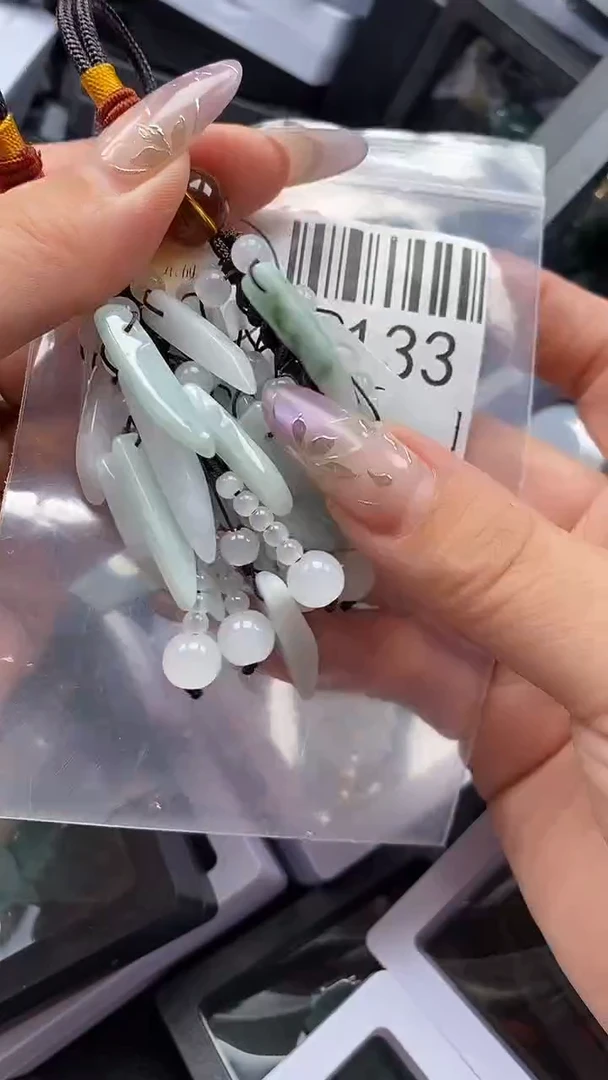 吊坠(不含链)未镶嵌翡翠8133