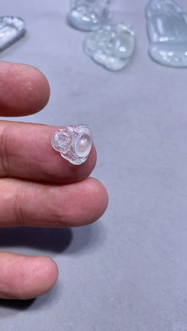 吊坠(不含链)未镶嵌翡翠佛公350  11.3  11.9  3.0