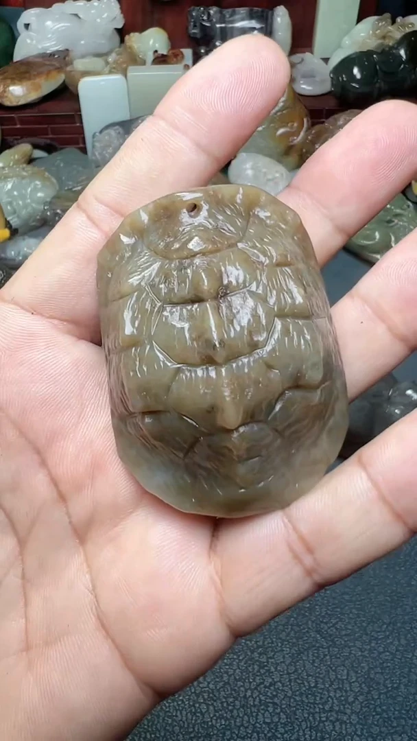 和田玉未镶嵌把件-