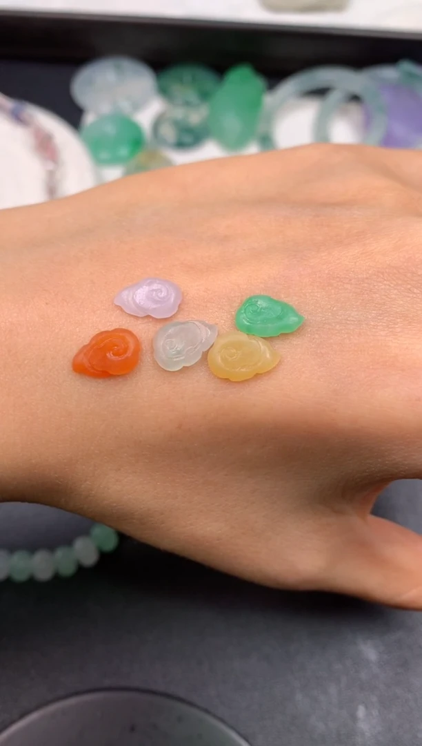 定制翡翠未镶嵌?**阳0583381345