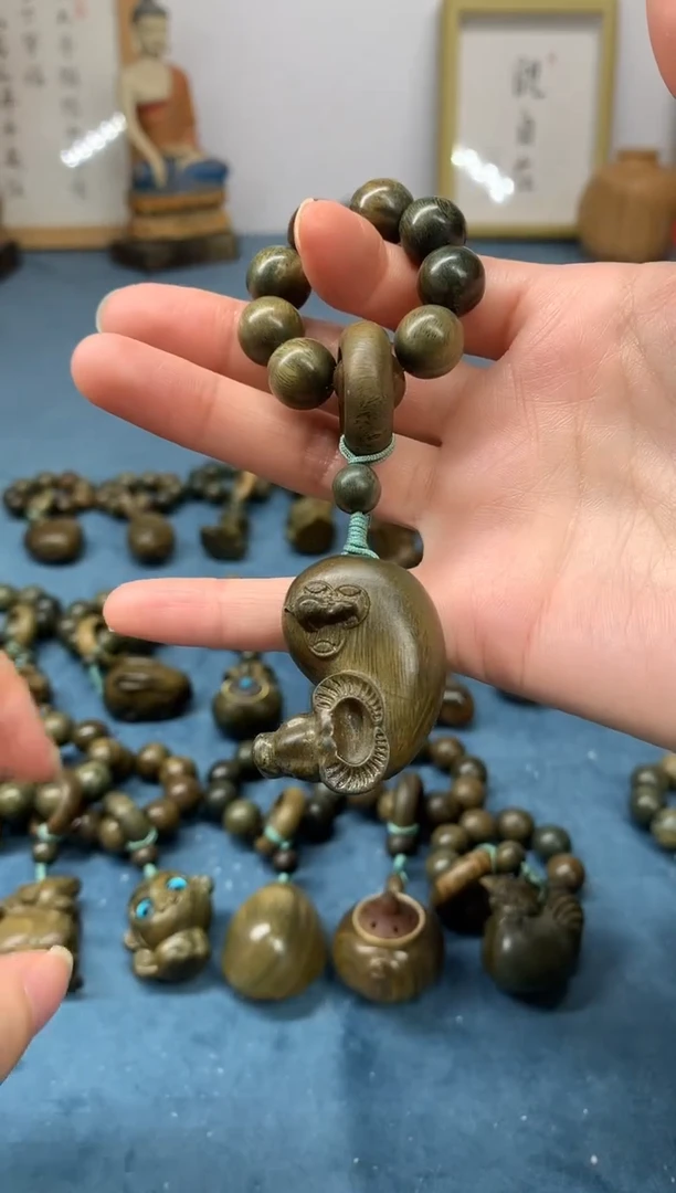 【闪购商品】维腊木（绿檀）把件数你牛 盘玩件