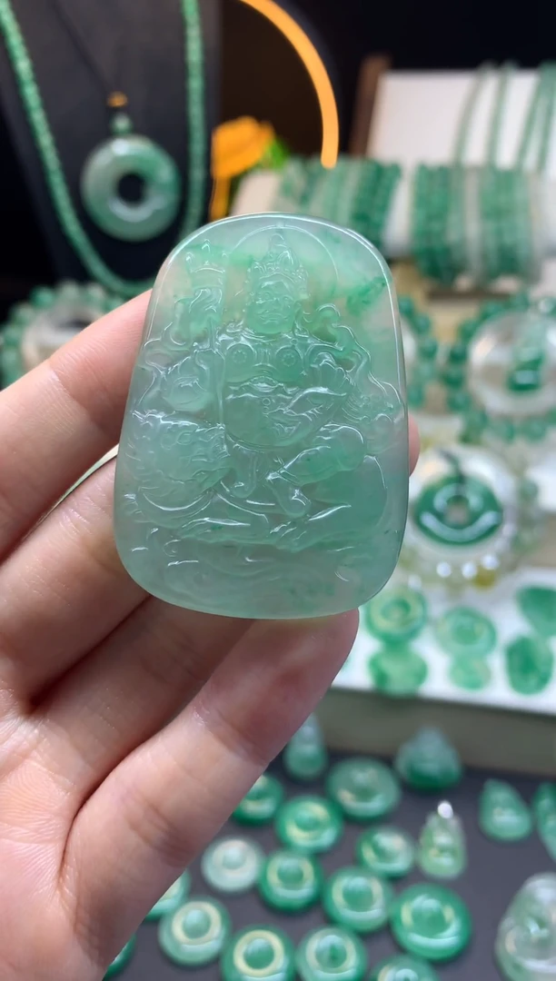 吊坠(不含链)未镶嵌石英质玉（非洲翠）黄财神