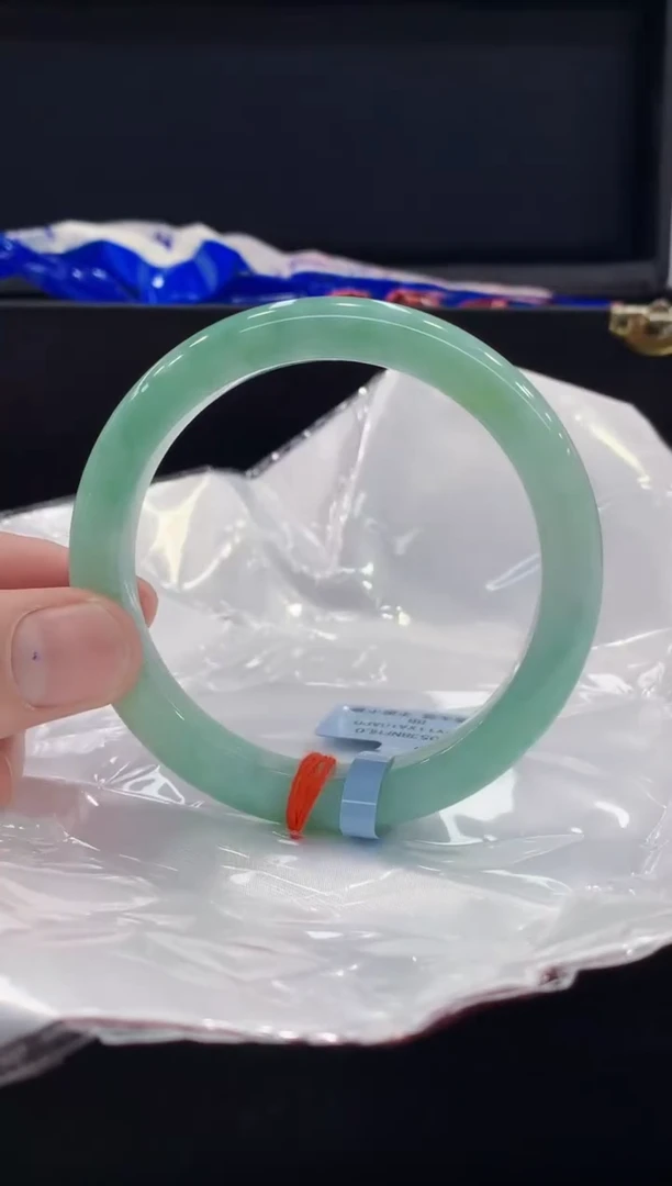 未镶嵌手镯翡翠翡翠手镯