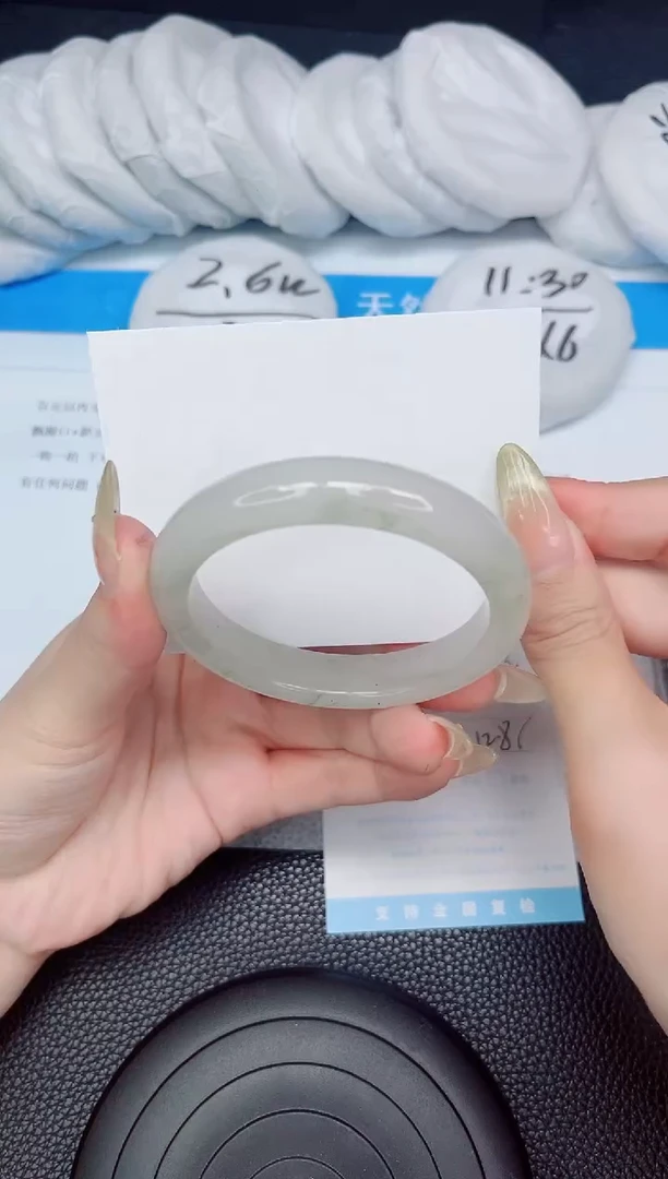 石英质玉手镯未镶嵌298-