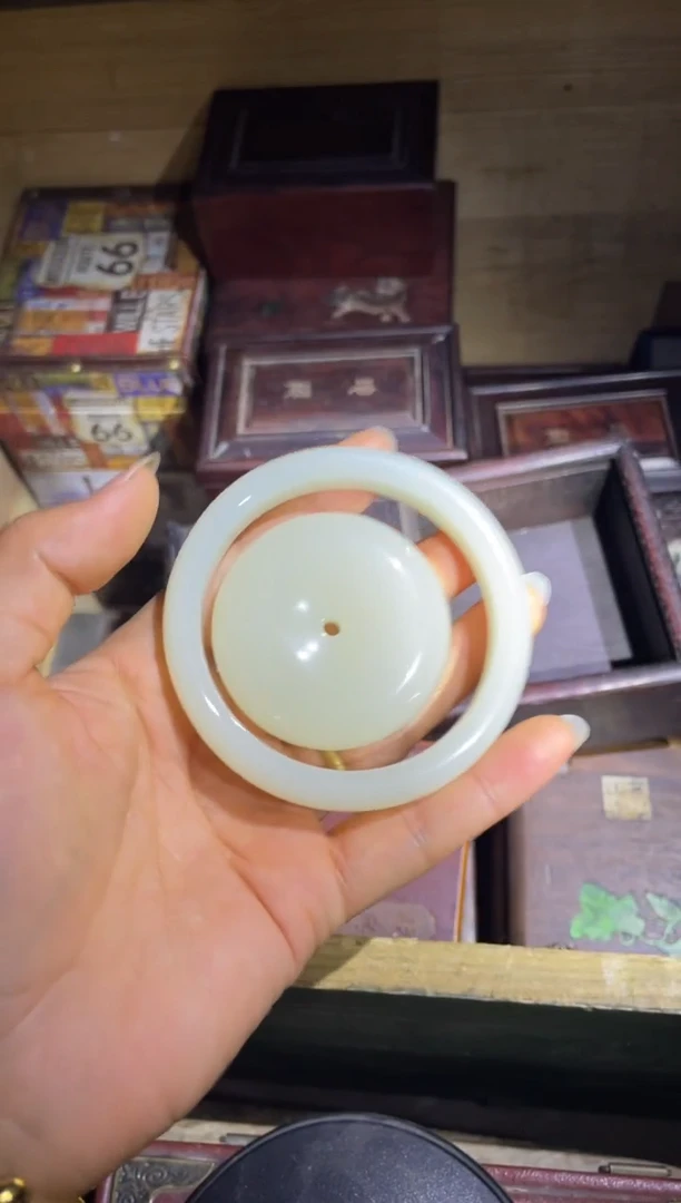 和田玉未镶嵌颈饰白玉手镯平安扣一套给