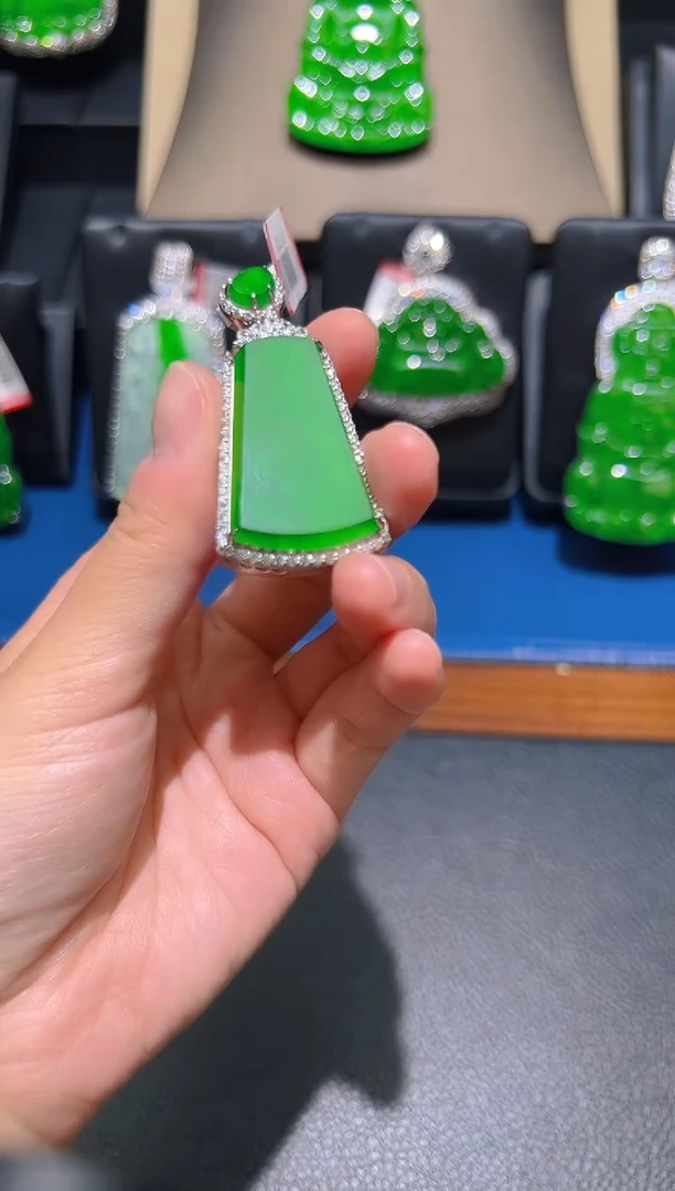 【闪购商品】翡翠颈饰未镶嵌天然A货翡翠29