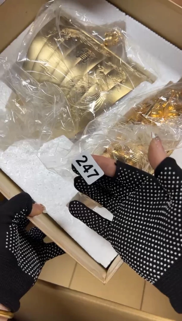 抢***递247中古商品谨慎参拍
