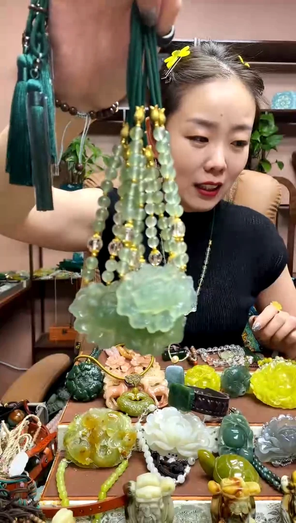 未镶嵌岫玉吊坠多样性发货发其中之一