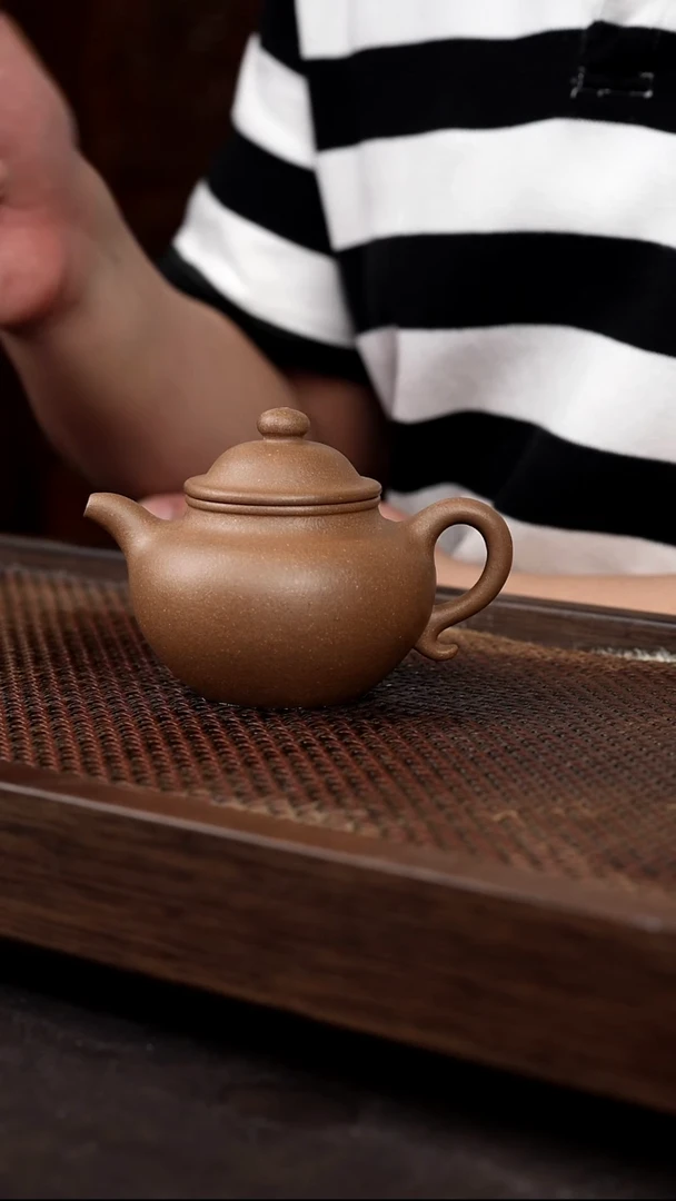 茶壶紫砂芝麻绿大亨莲子