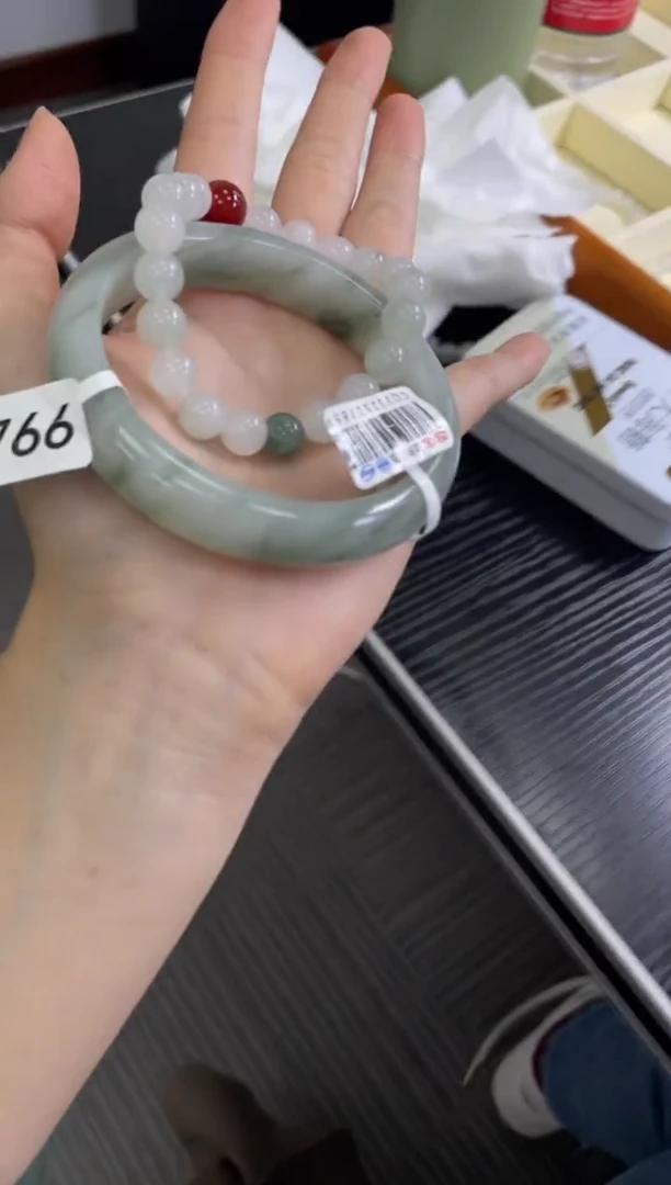 未镶嵌手镯石英质玉2766