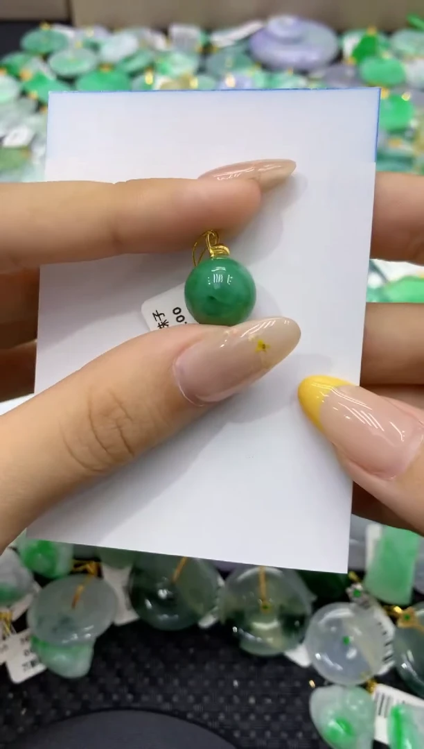 颈饰18K金镶嵌翡翠天然缅甸翡翠A货