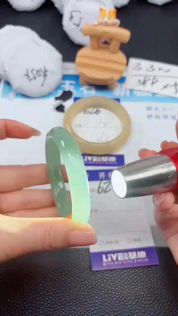 【闪购商品】石英质玉手镯未镶嵌627