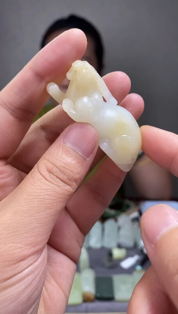 和田玉未镶嵌颈饰貔貅