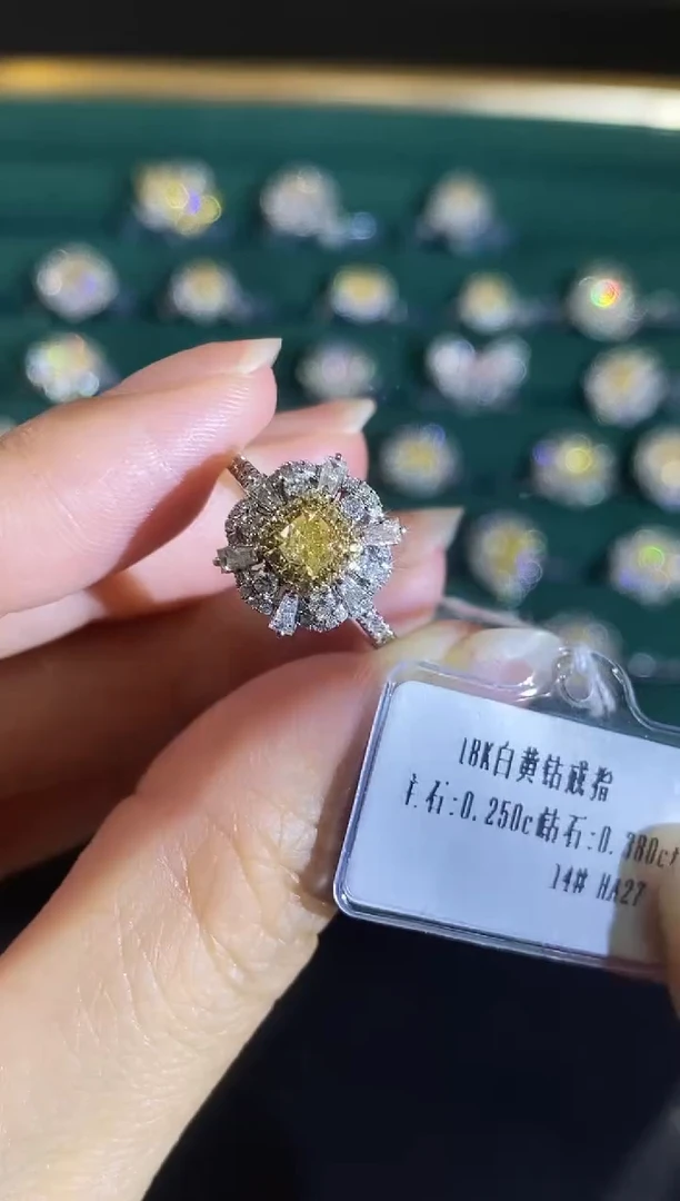 18K金镶嵌戒指钻石000