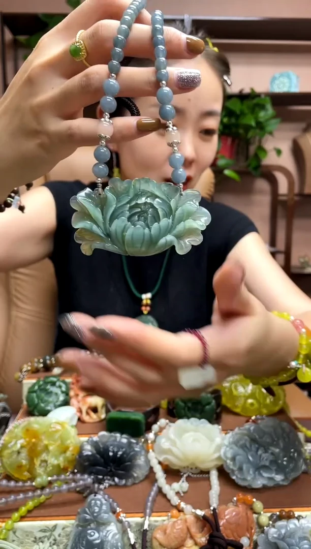 未镶嵌岫玉吊坠·