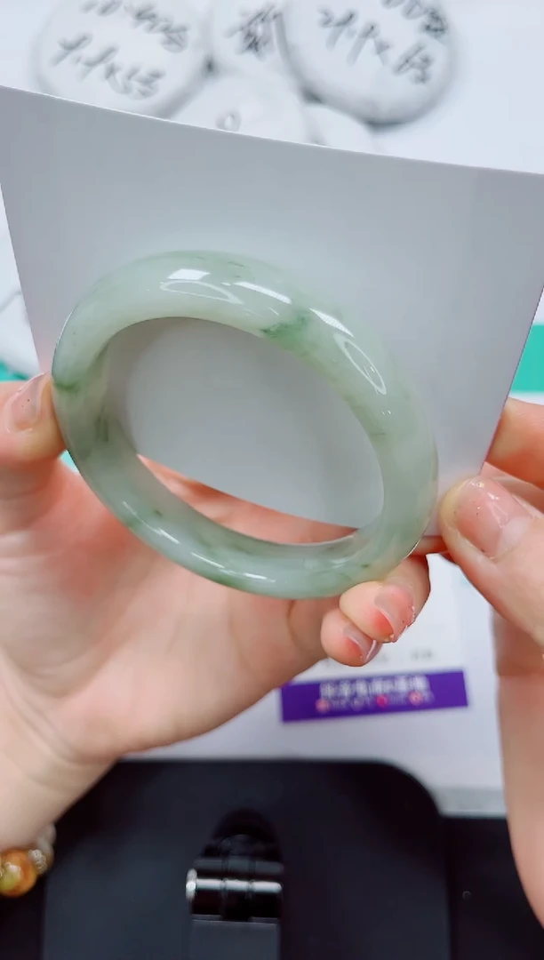 石英质玉手镯未镶嵌19/58.5