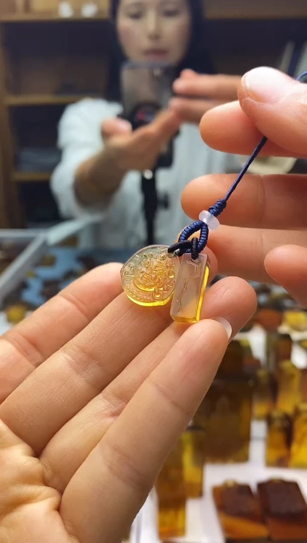 琥珀颈饰未镶嵌王****）SN87-49（北斗+黄财神）