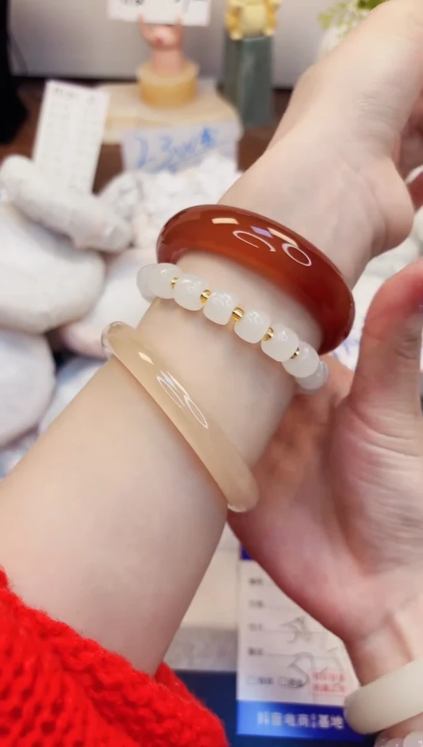【闪购商品】石英质玉手镯未镶嵌386-玛瑙-圈口58