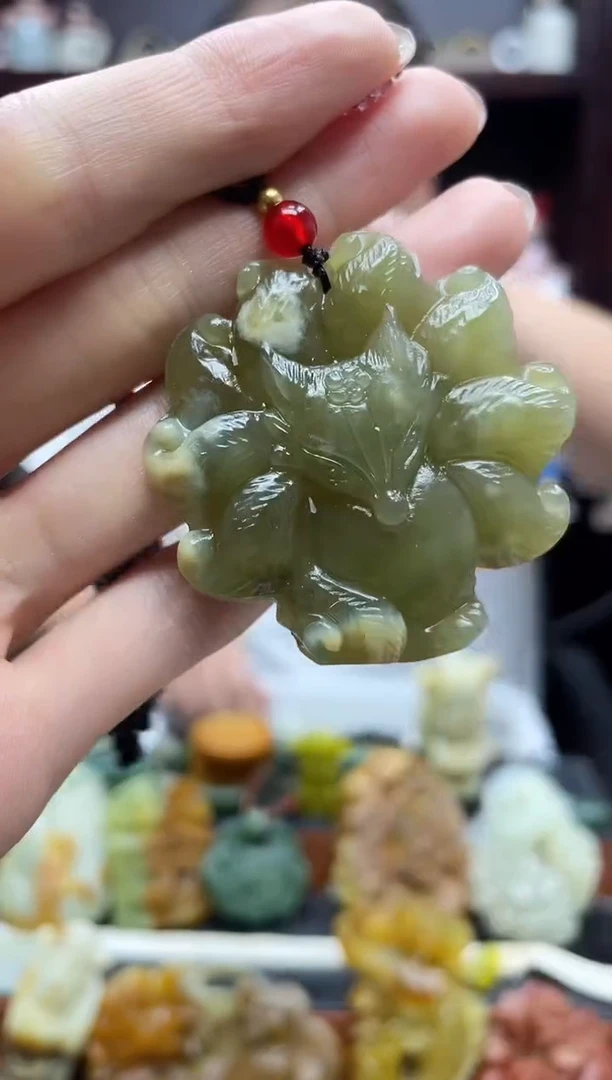 未镶嵌岫玉吊坠·