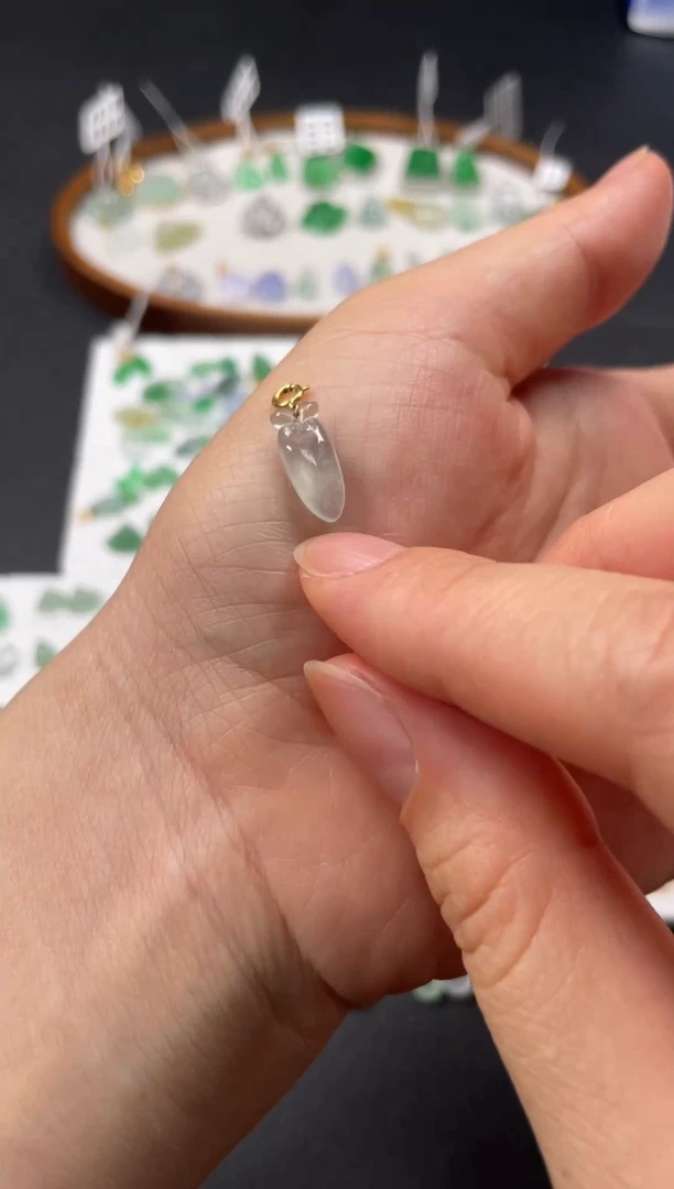 吊坠(不含链)未镶嵌翡翠1个JK625