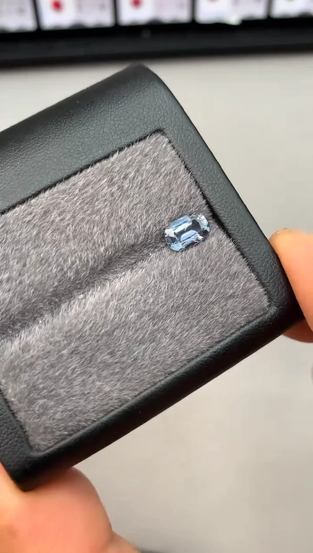 定制尖晶石裸石未镶嵌1.19ct 欧切 冷色调