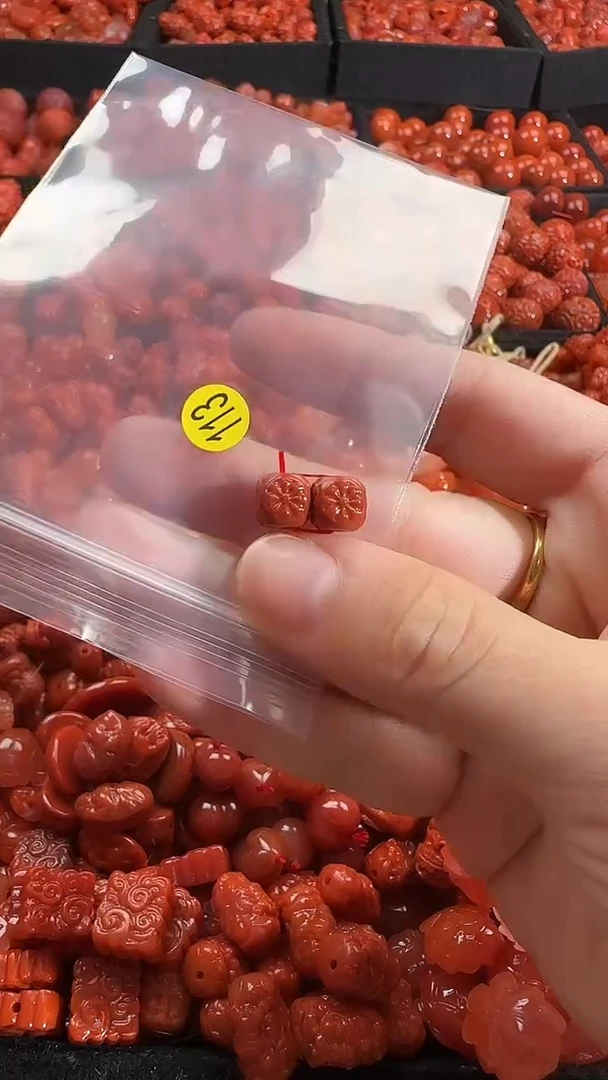 颈饰未镶嵌南红玛瑙1