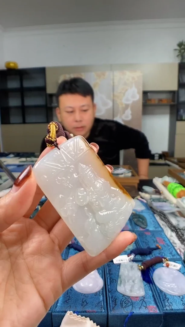 颈饰未镶嵌翡翠多样性发其一