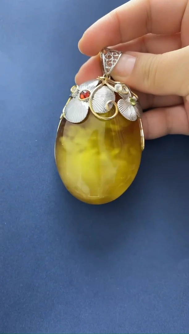 裸石琥珀未镶嵌吊坠