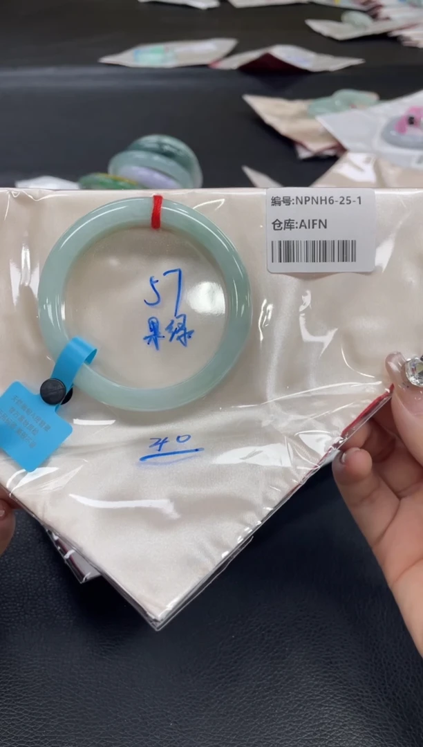 未镶嵌手镯翡翠翡翠手镯