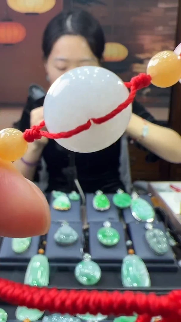 未镶嵌挂件翡翠手绳