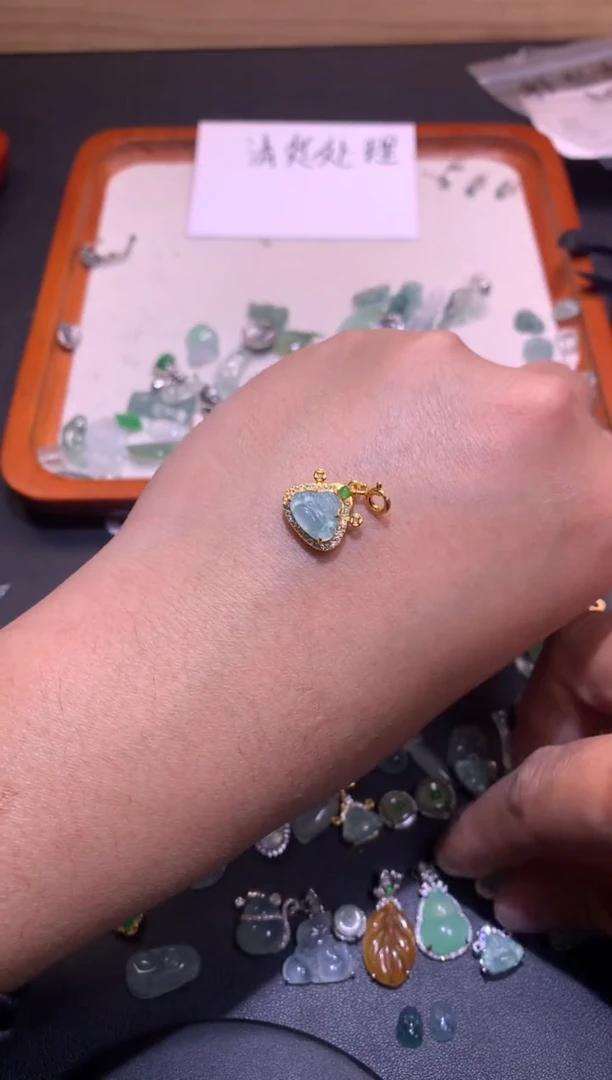 【闪购商品】翡翠吊坠(不含链)银S925镶嵌1