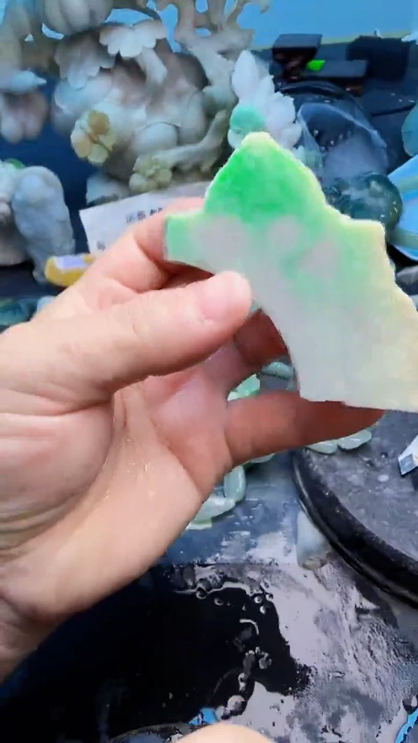 翡翠挂件未镶嵌天然翡翠020