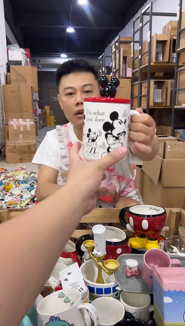瓷片原盒米奇手稿带盖杯