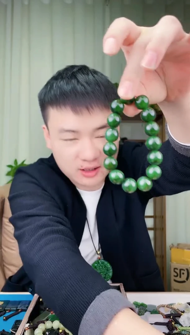 未镶嵌和田玉挂件拍一发一，多样性发货