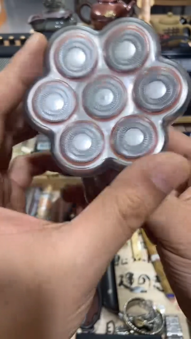 瓷片闪购商品   如图所示