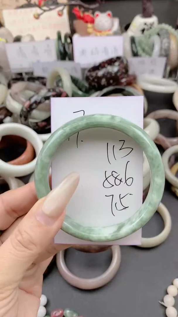 未镶嵌手镯石英质玉113