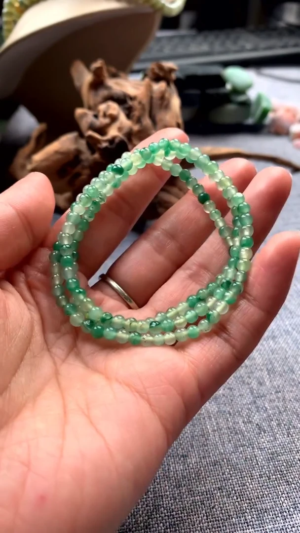 未镶嵌手串石英质玉（非洲翠）多圈手串