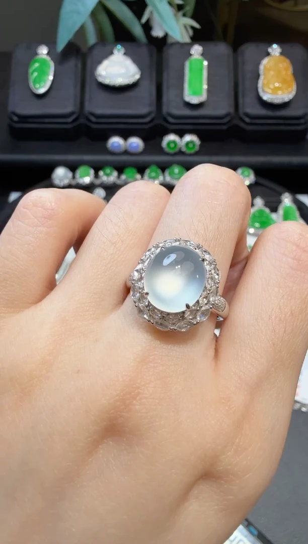 翡翠戒指18K金镶嵌48小时鉴赏期