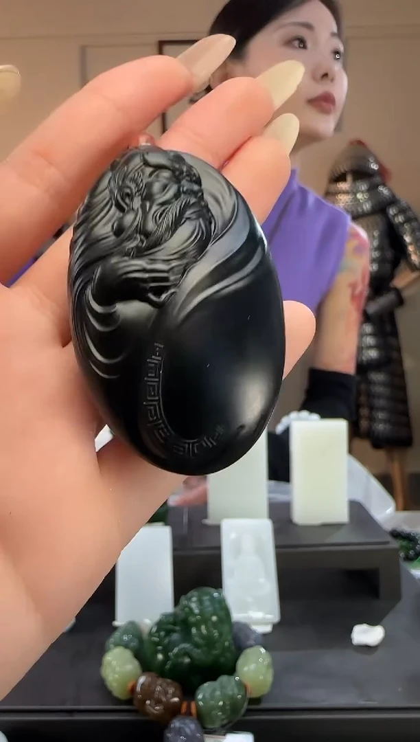 颈饰未镶嵌和田玉青玉关公手把