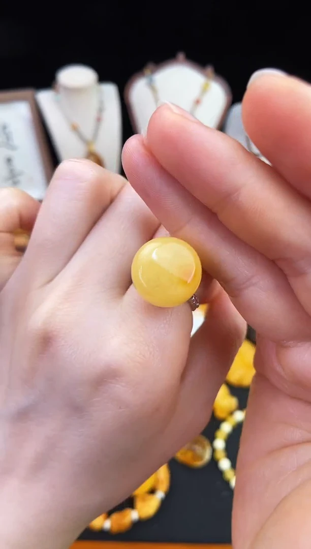 琥珀未镶嵌珠宝奇石柒月