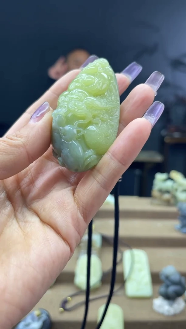颈饰未镶嵌和田玉1