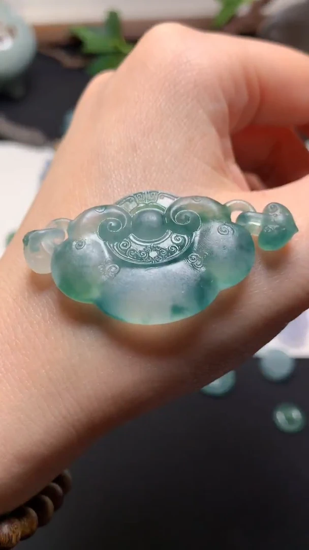 未镶嵌定制翡翠?*月0282077191