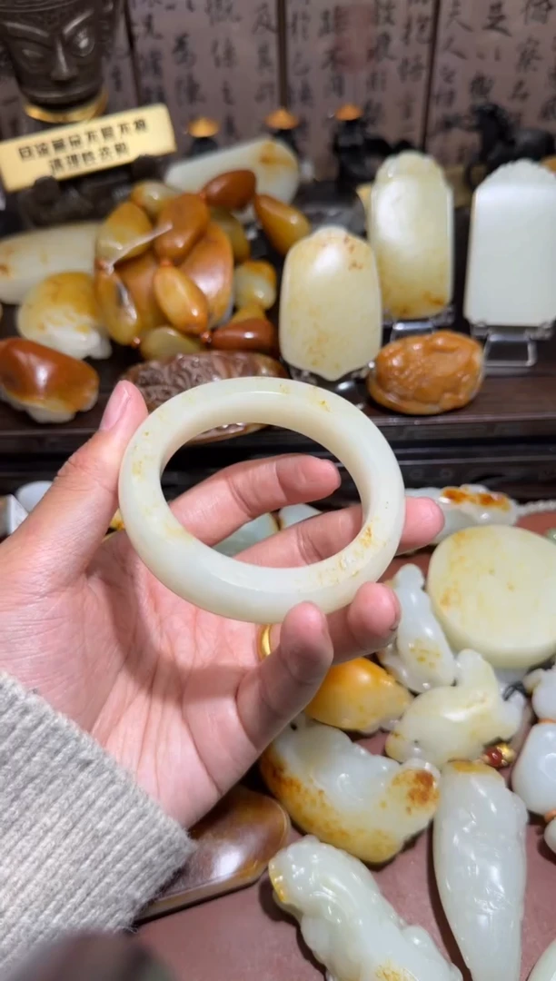 未镶嵌和田玉挂件和田玉