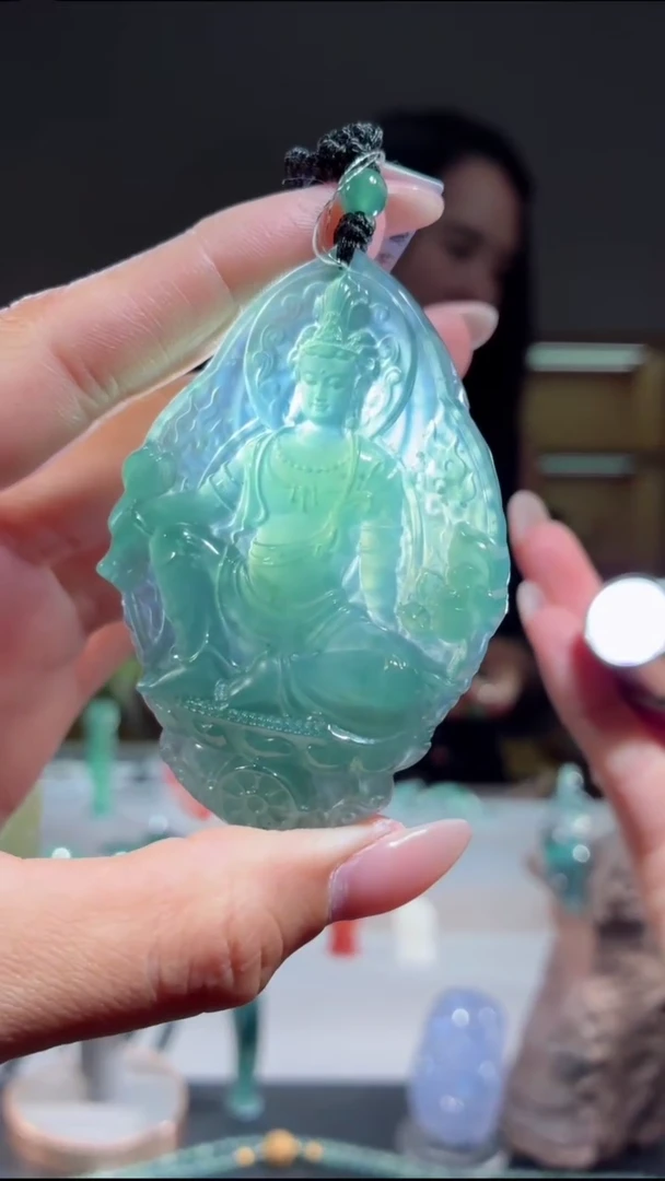 吊坠(不含链)未镶嵌翡翠观音