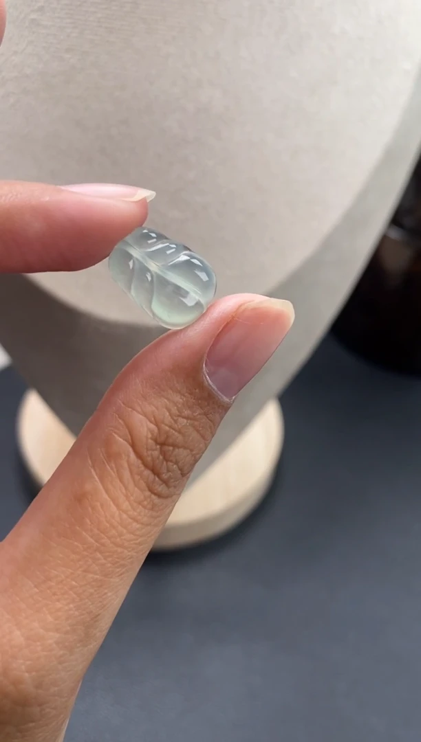 翡翠散珠亮亮的叶子