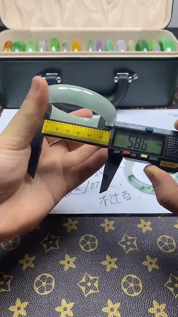 翡翠手镯未镶嵌0014