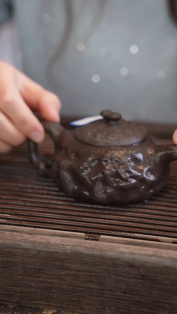 茶壶紫砂壶嘴磕碰】供春 黑金砂 180cc