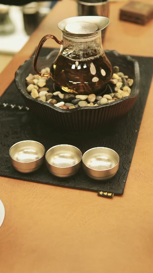 宋艺轩福利电陶炉+透明陈皮壶+三只钛主人杯