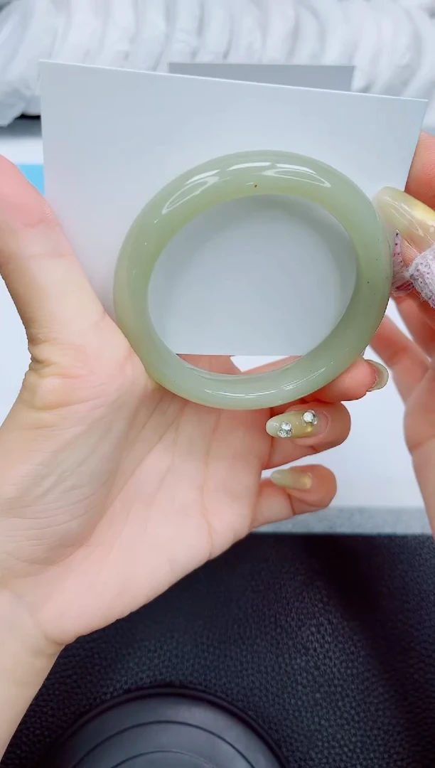 未镶嵌手镯石英质玉253-54.9